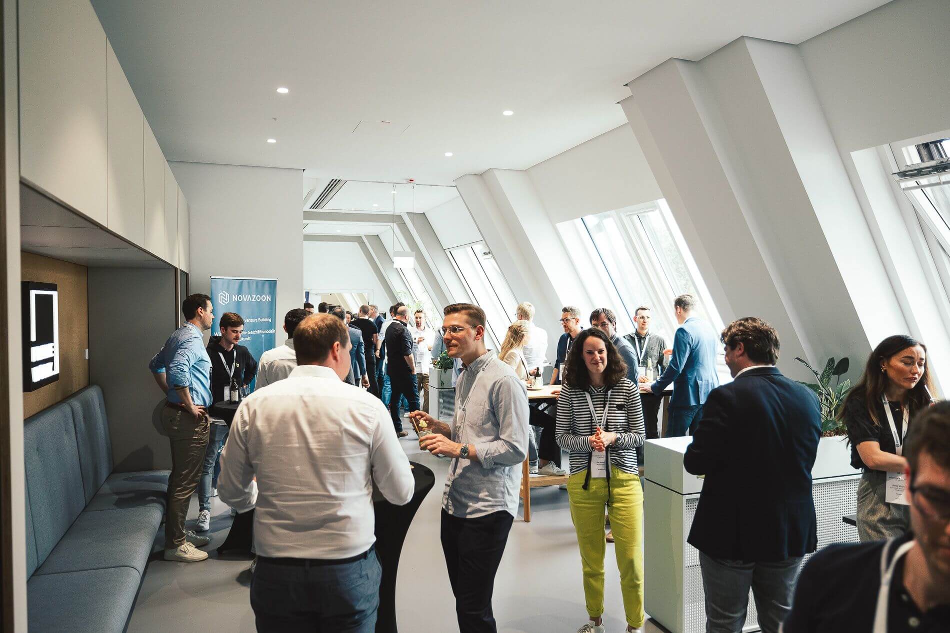 Impressions & Gallery 77 "xtra-Large" Meeting-, Event-, Tagungsräume: 31 – 80 Personen